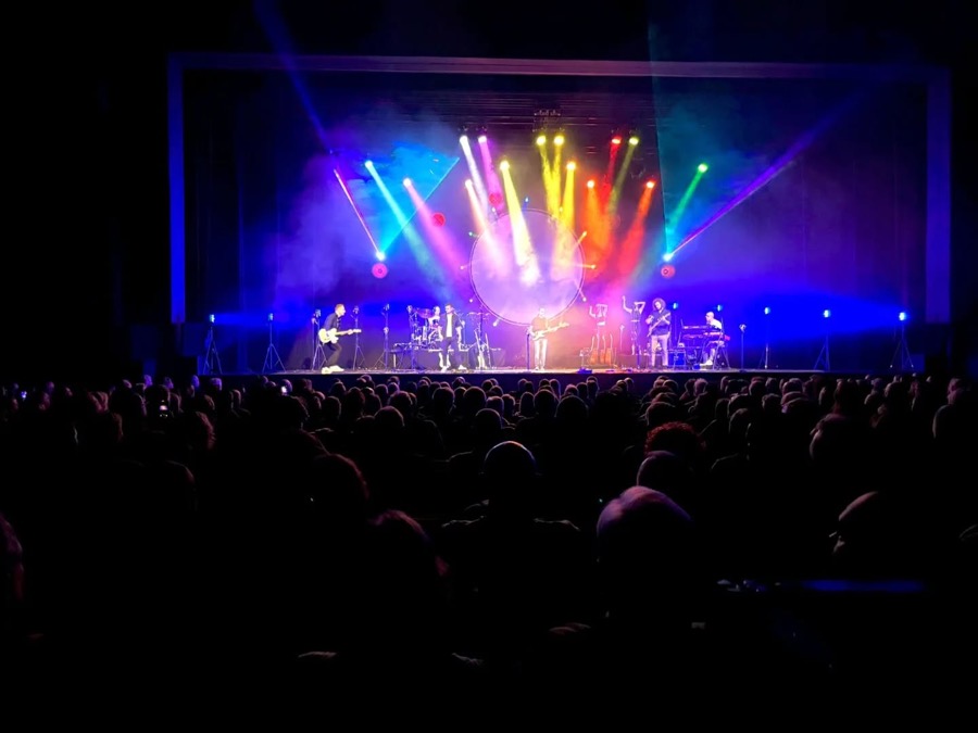a Pink Floyd experience live on stage