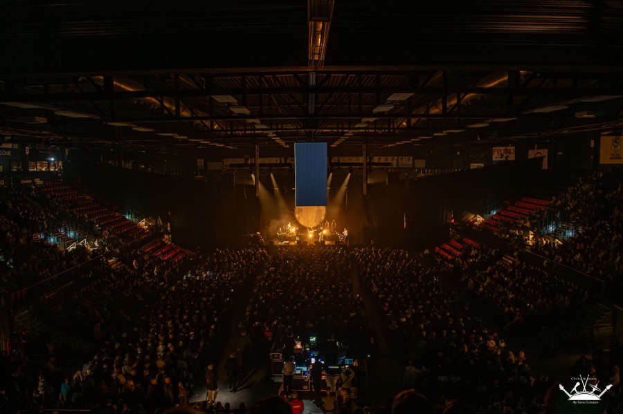 a Pink Floyd experience live on stage